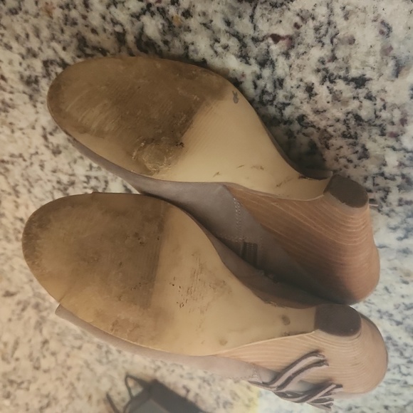 Gray Carlos Santana Suede Open Toe Heeled Ankle Boots/Wedge - Picture 9 of 11